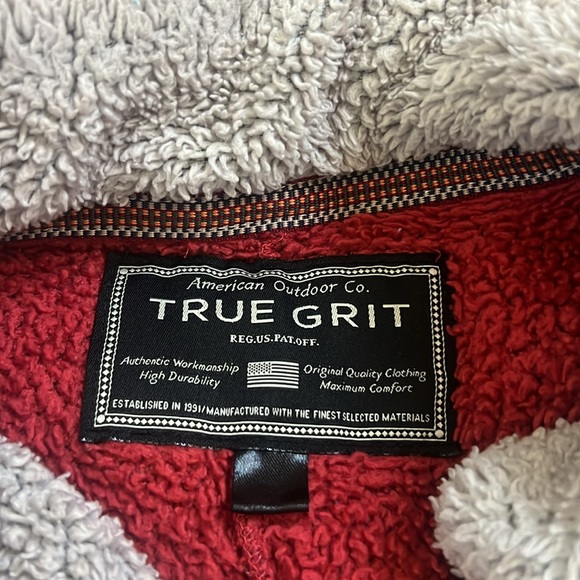 American Outdoor Co. True Grit Red Half Zip - Picture 3 of 6